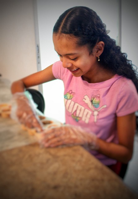 Emy horneando